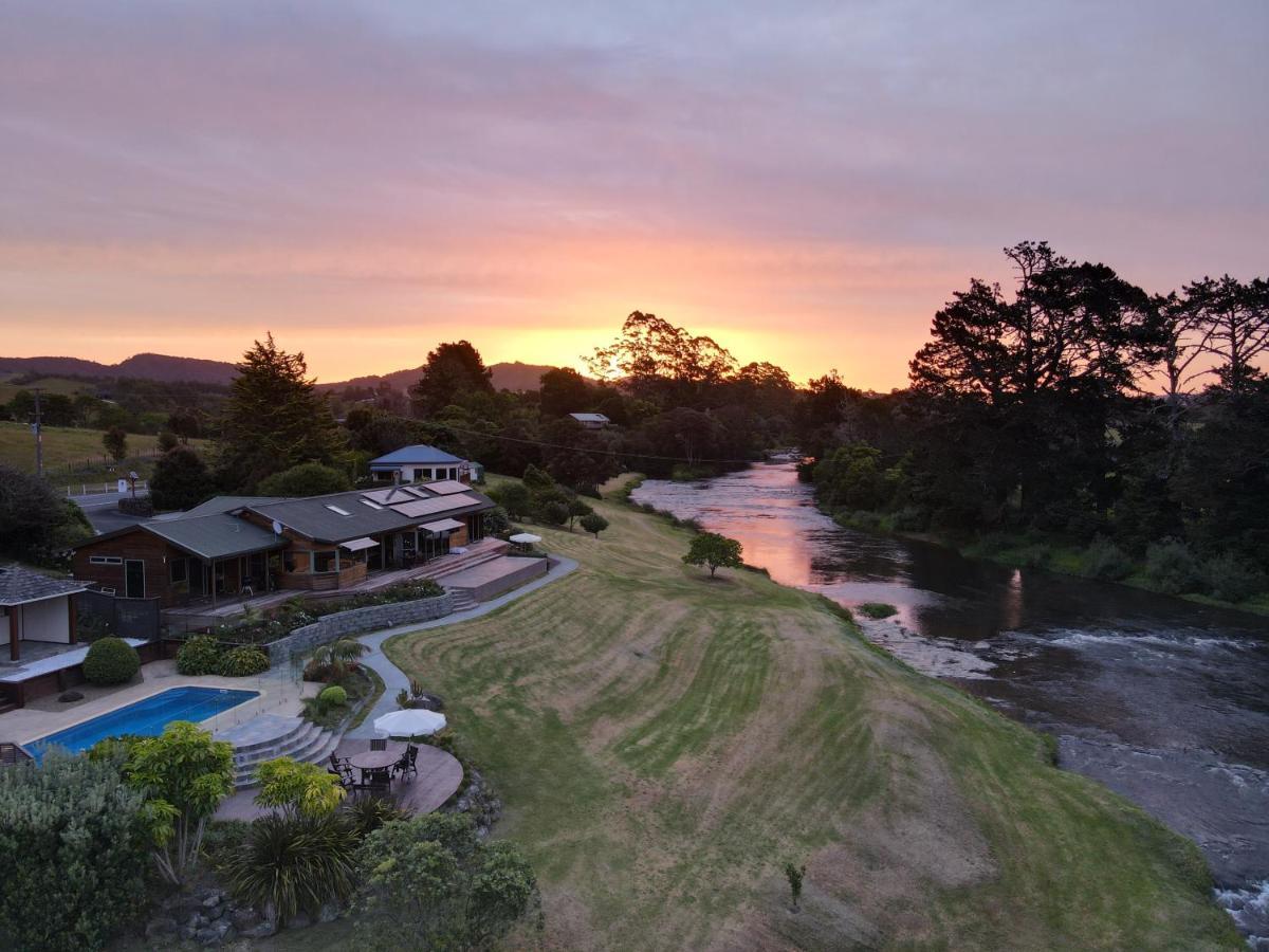 Te Awa Lodge Пайхия Екстериор снимка