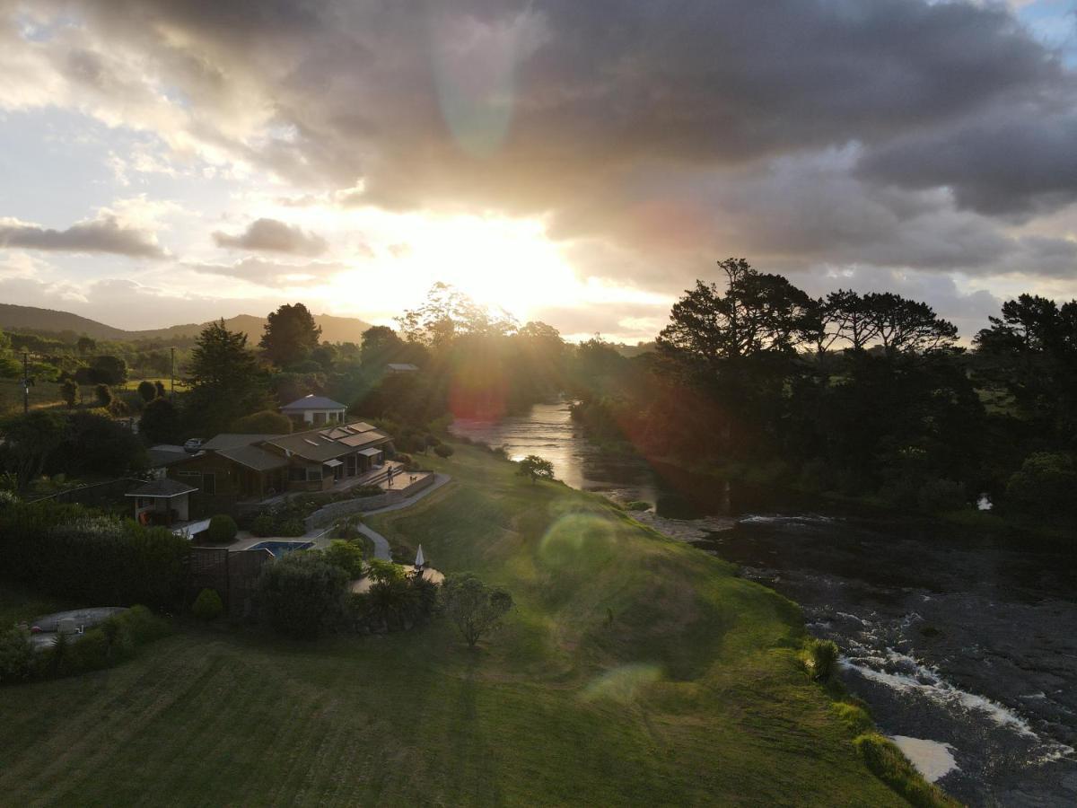 Te Awa Lodge Пайхия Екстериор снимка